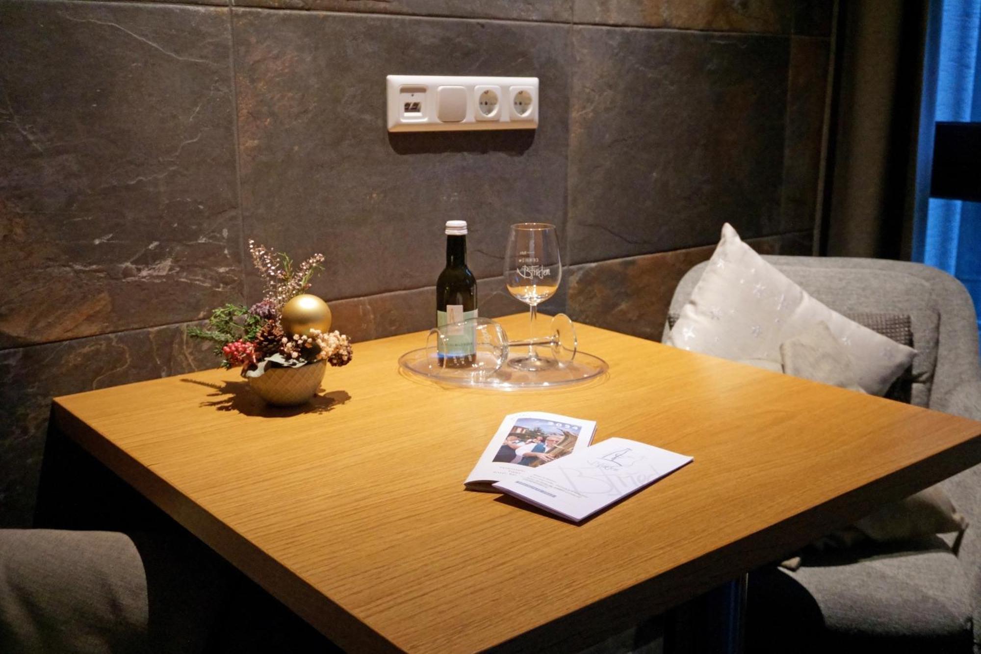 Gaestehaus Und Weingut Bernd Frieden Nittel Εξωτερικό φωτογραφία